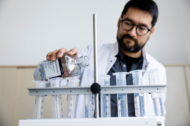 Nanion Technologies, Accelerating brand effectiveness, brand photo of scientist | CBC | Cross-Border Communications | Leading international B2B branding and marketing agency